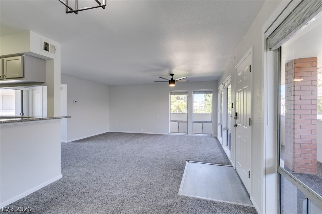 Photo 29 of 41, 714 Oakmont Avenue #1104