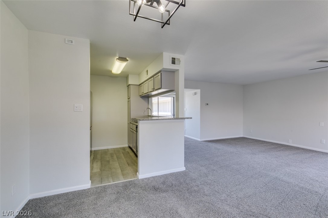 Photo 30 of 41, 714 Oakmont Avenue #1104