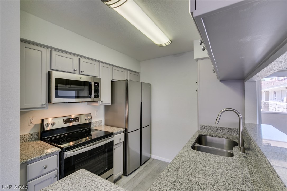 Photo 33 of 41, 714 Oakmont Avenue #1104