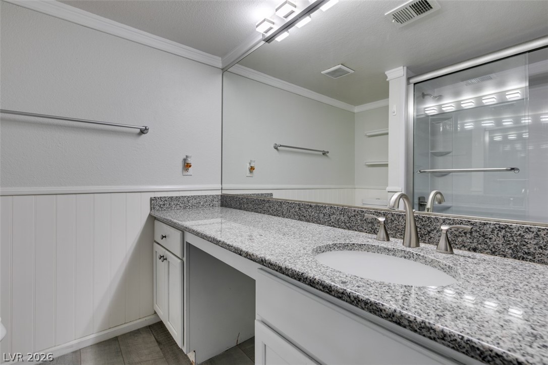 Photo 36 of 41, 714 Oakmont Avenue #1104