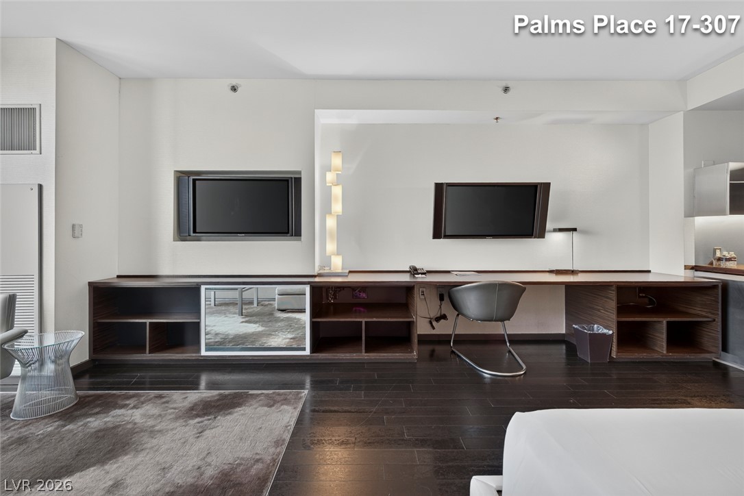 Photo 24 of 47, 4381 W Flamingo Road #1707