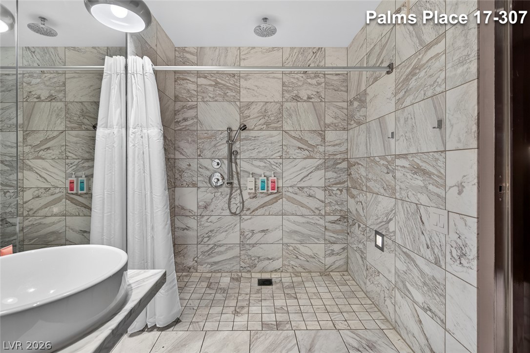 Photo 38 of 47, 4381 W Flamingo Road #1707