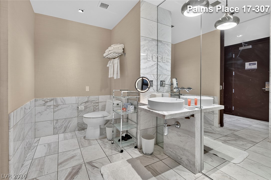 Photo 39 of 47, 4381 W Flamingo Road #1707