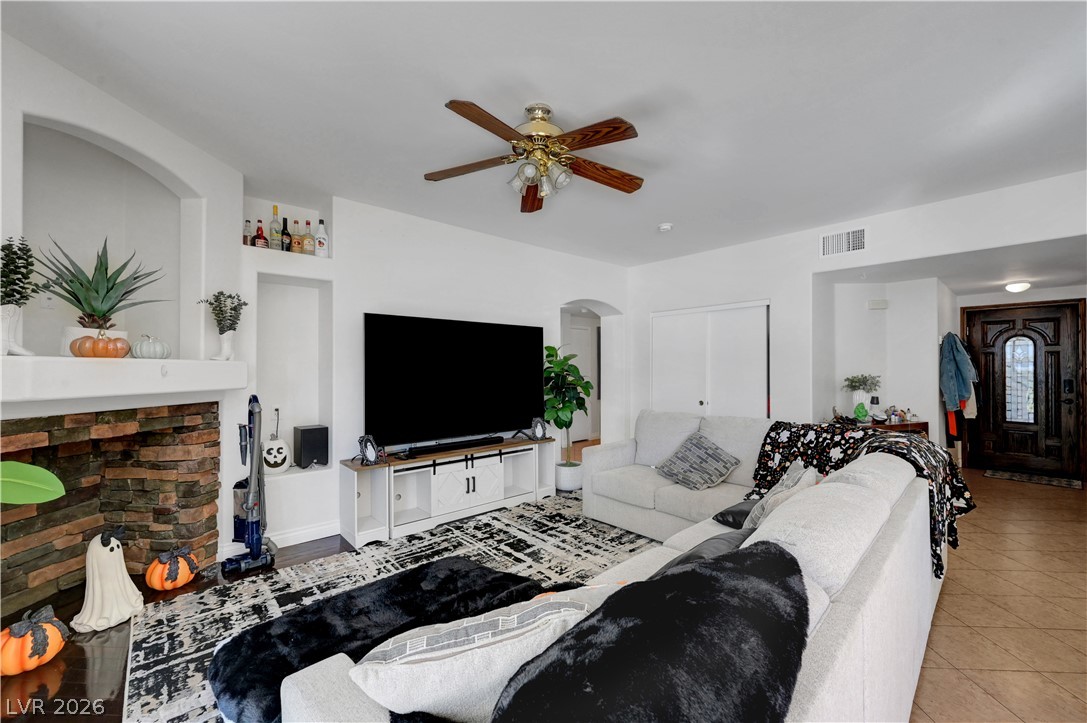 Photo 6 of 32, 6201 E Lake Mead Boulevard #168