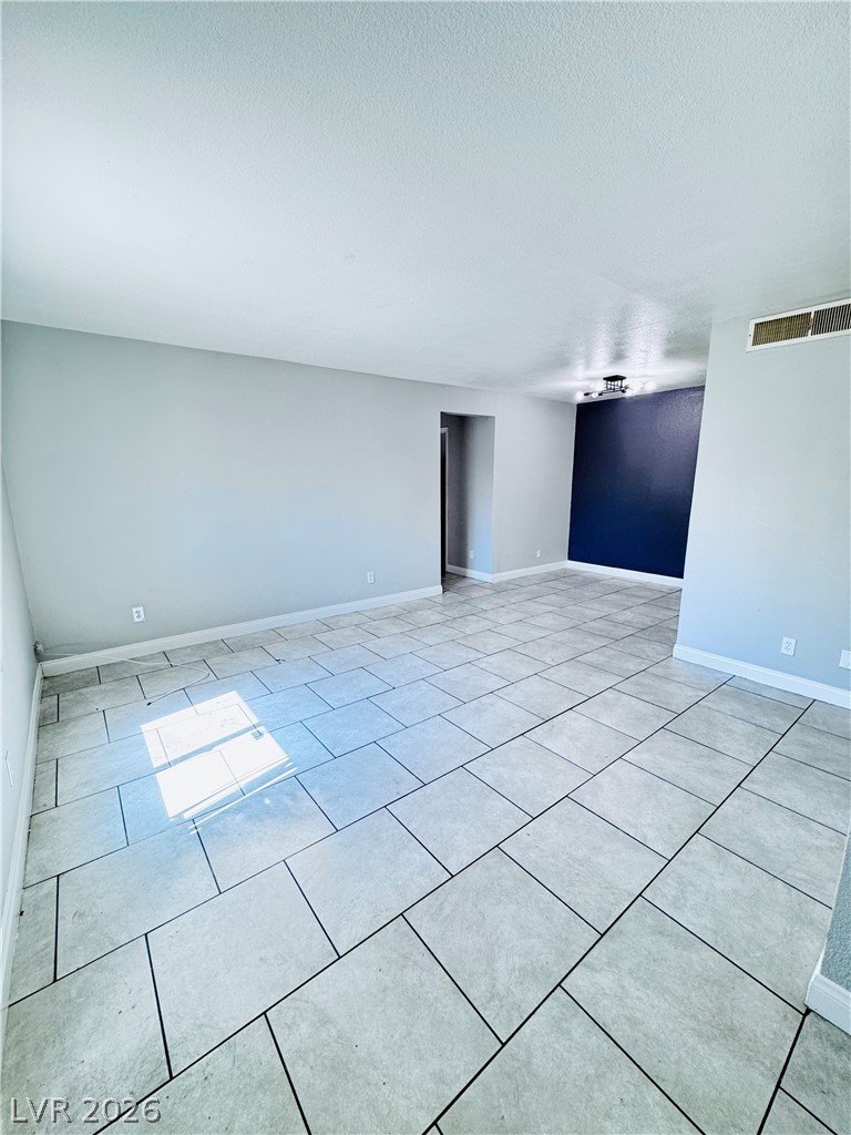 Photo 9 of 42, 3671 Villa Knolls East Drive