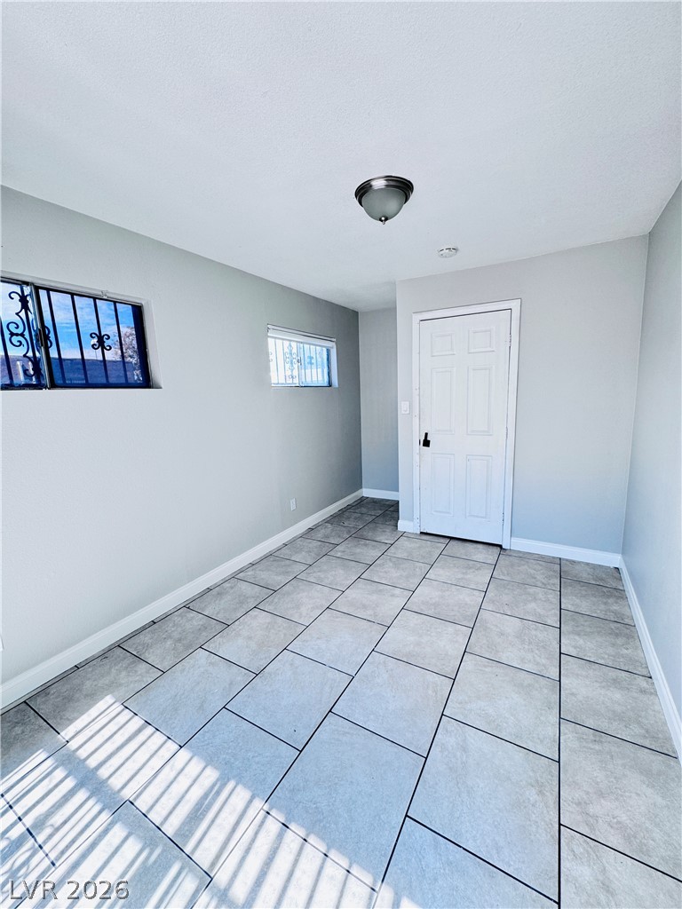 Photo 15 of 42, 3671 Villa Knolls East Drive