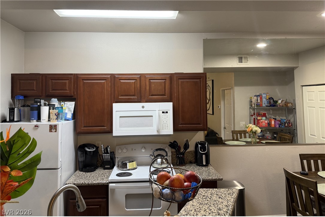 Photo 8 of 15, 5162 S Jones Boulevard #104