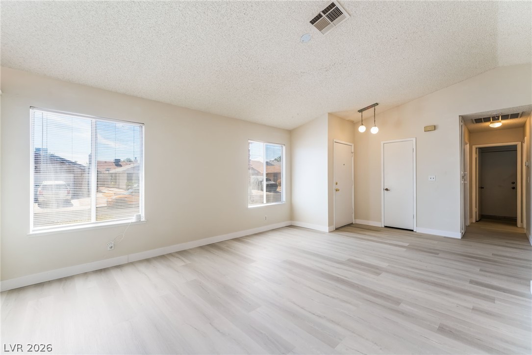 Photo 6 of 28, 1909 Plumas Court