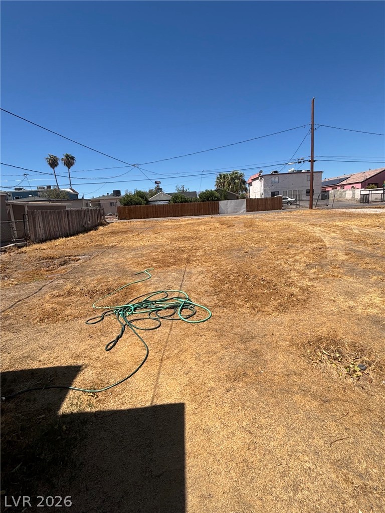 Photo 4 of 1821 Hoover Street