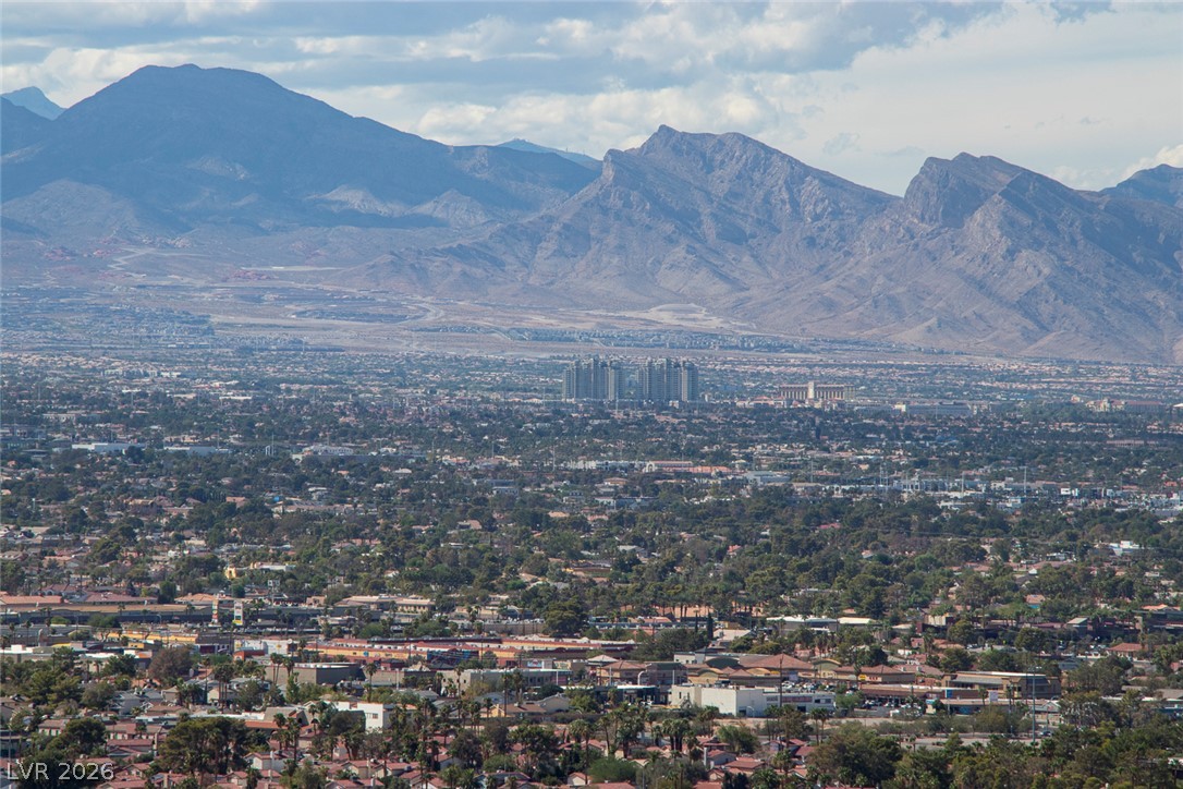 Photo 18 of 21, 4381 W Flamingo Road #2007