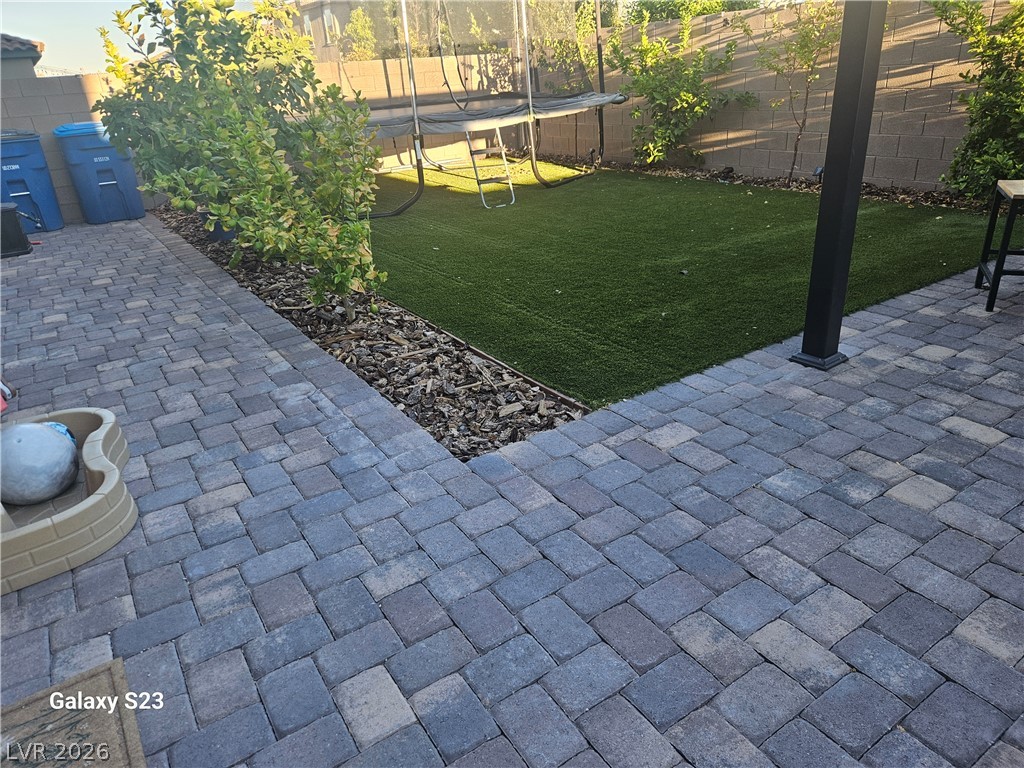 Photo 3 of 7573 Lush Oasis Avenue
