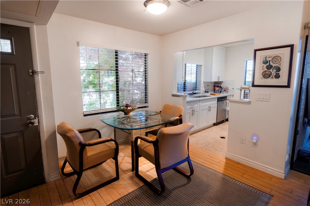 Photo 4 of 4847 S Torrey Pines Drive #102
