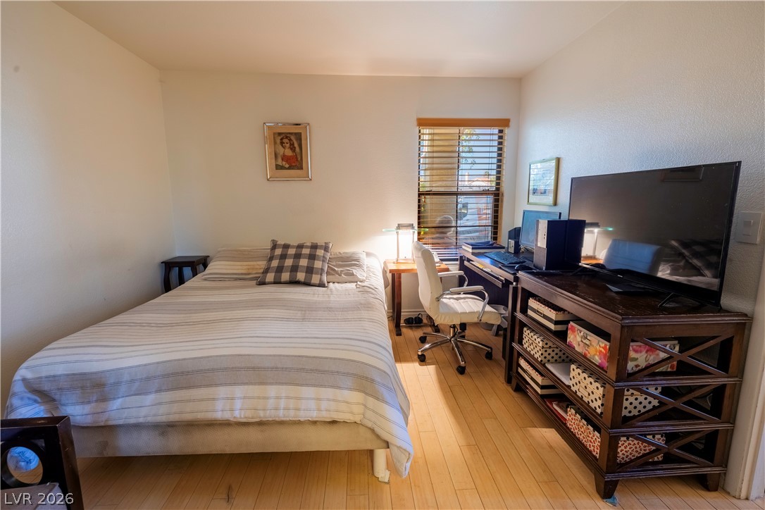 Photo 13 of 30, 4847 S Torrey Pines Drive #102