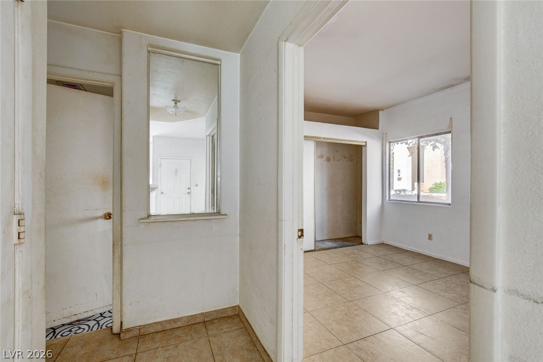 Photo 17 of 32, 2110 Los Feliz Street #1023