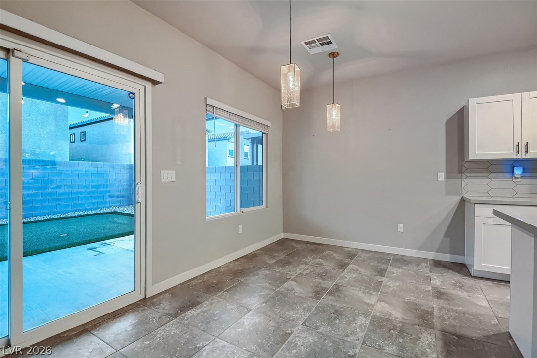 Photo 6 of 31, 3763 Lambent Avenue