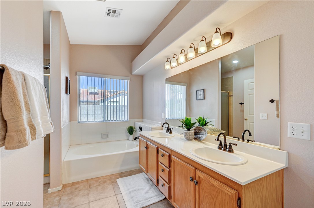Photo 13 of 40, 4404 Sophia Way