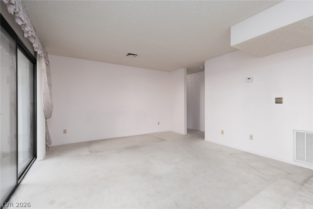 Photo 6 of 21, 4819 Nara Vista Way #101