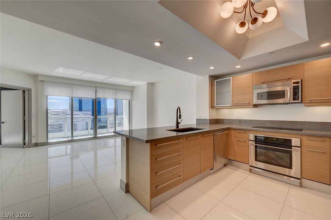 Photo 4 of 222 Karen Avenue #2204