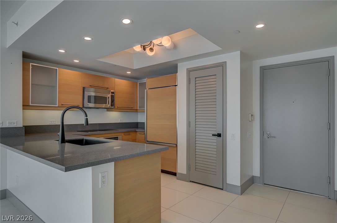 222 Karen Avenue #2204, Las Vegas 89109