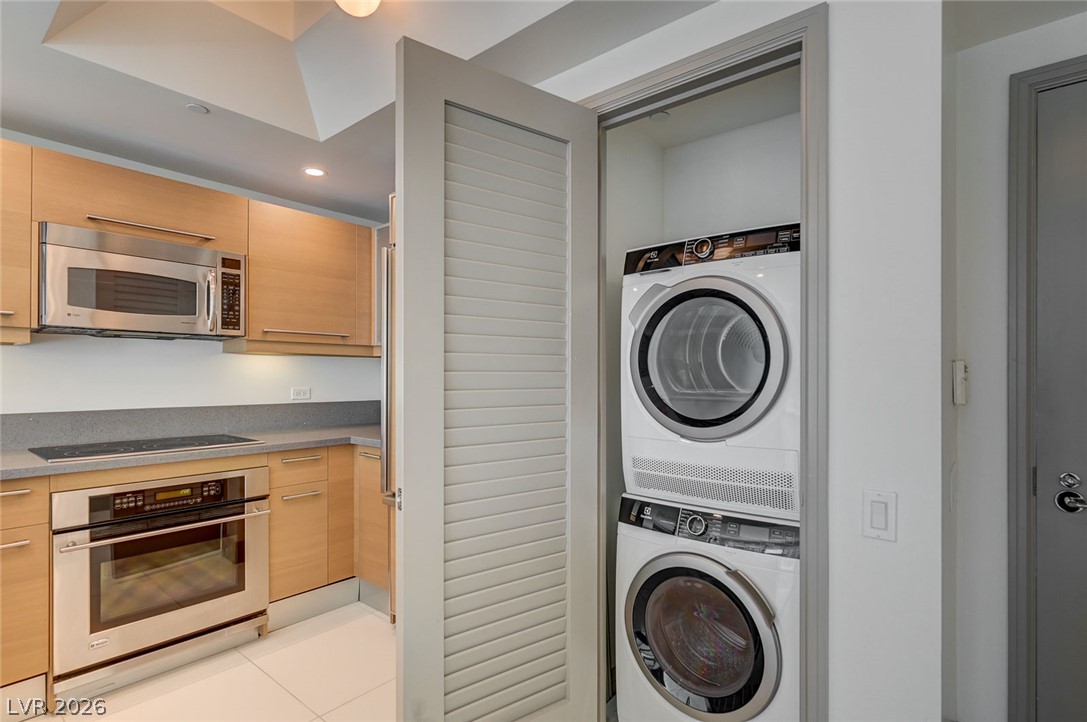 Photo 5 of 222 Karen Avenue #2204