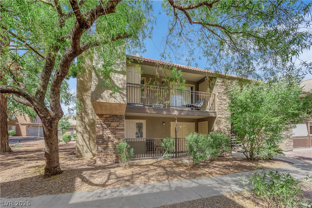 Photo 6 of 31, 5242 River Glen Drive #439