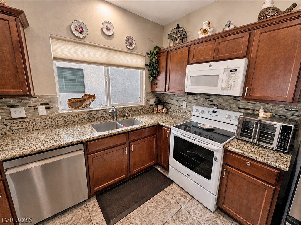 Photo 3 of 5086 E Monte Penne Way