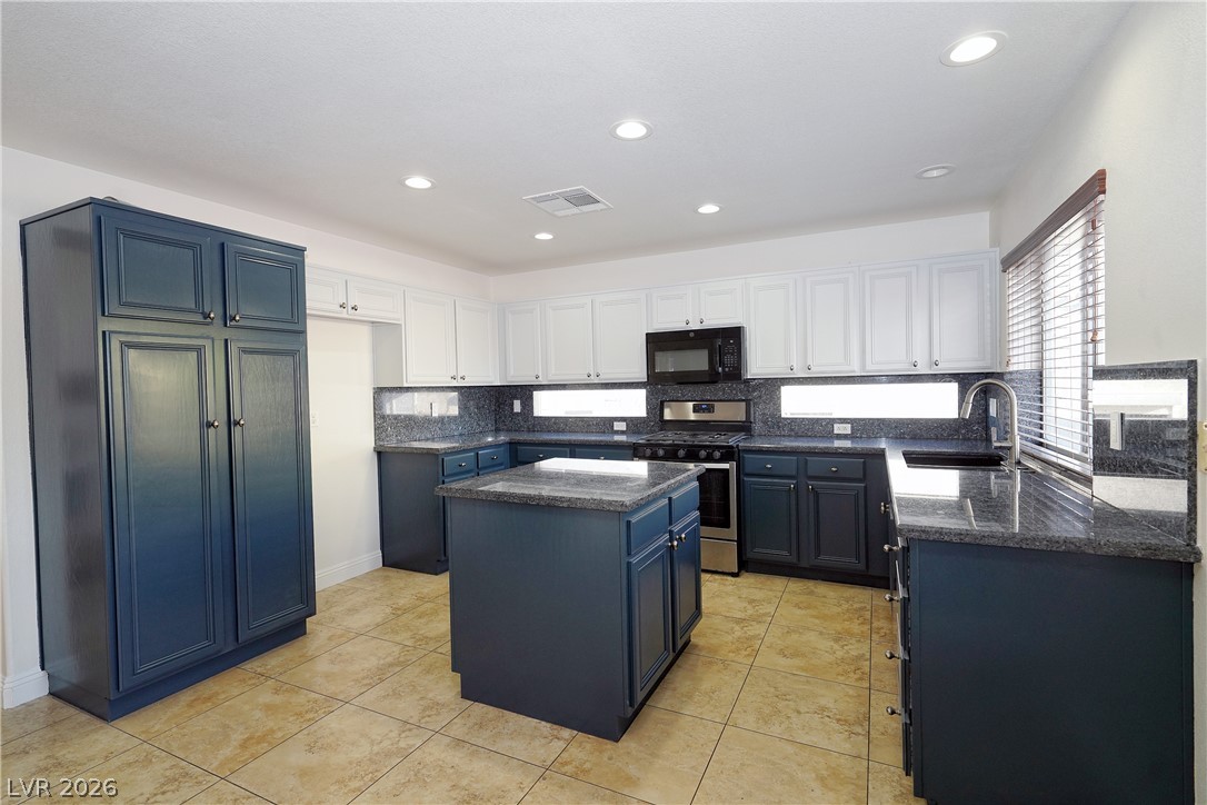 Photo 4 of 1002 Nimitz Court