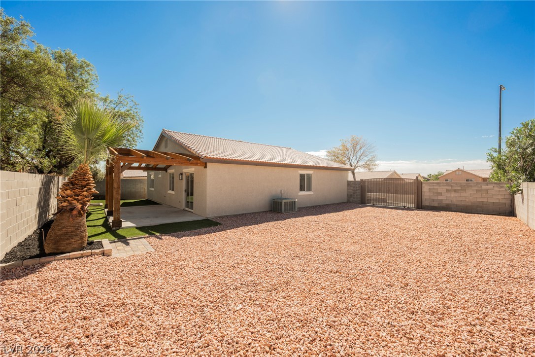 Photo 8 of 39, 4022 Dripping Springs Avenue