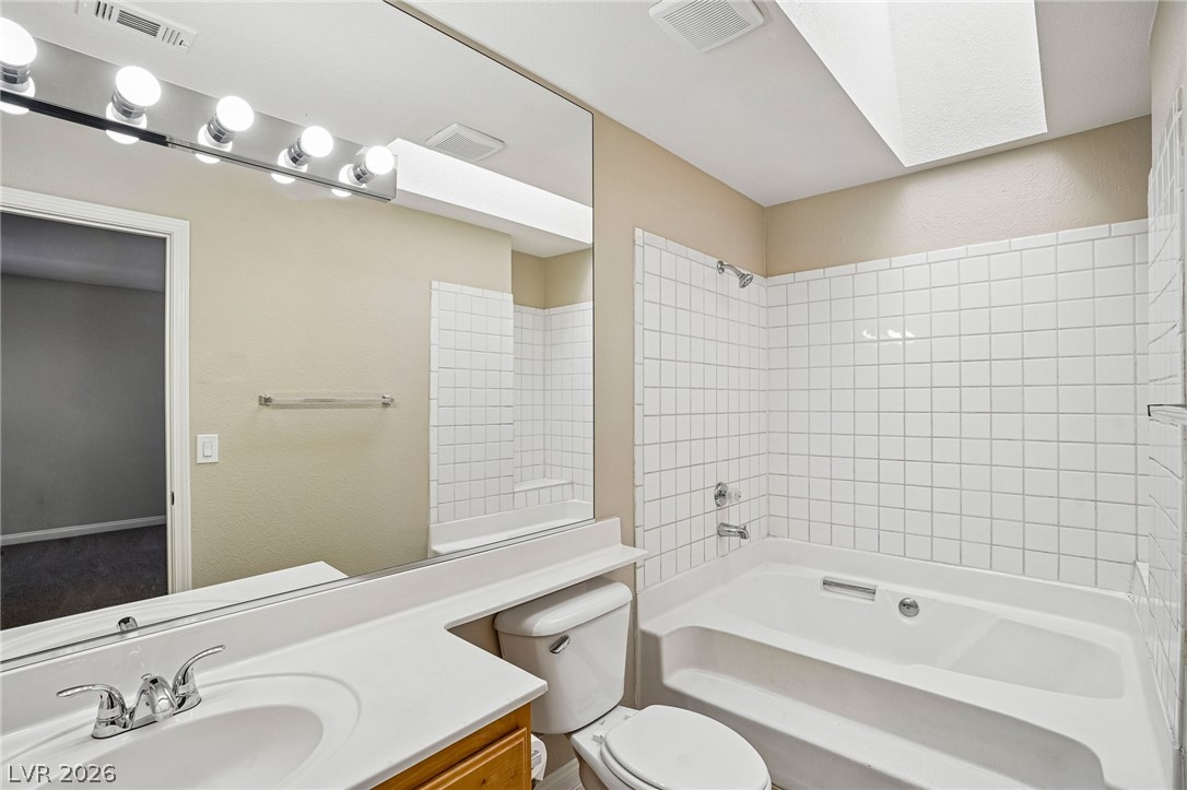Photo 16 of 20, 2962 Juniper Hills Boulevard #201