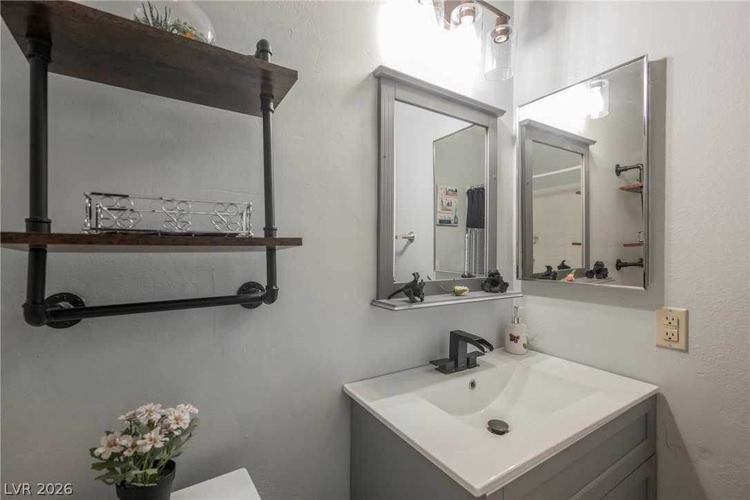 Photo 31 of 47, 3213 Oyster Bay Street