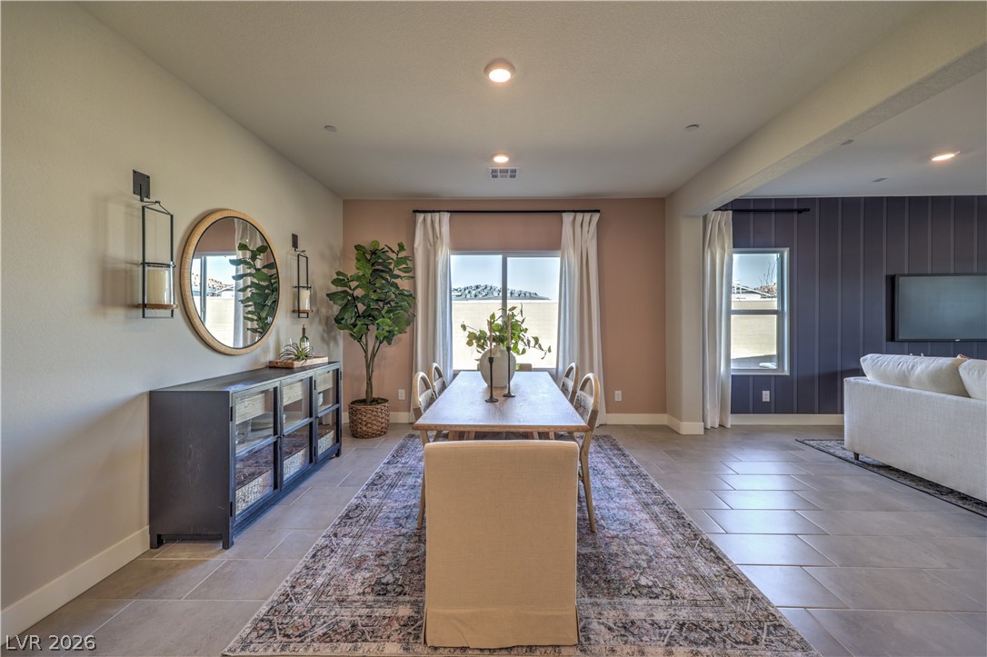 Photo 4 of 1044 Gentle Swan Street