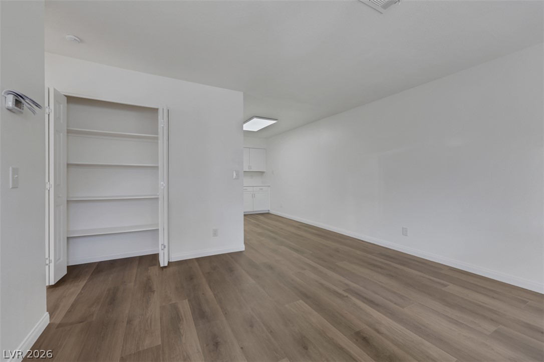 Photo 7 of 30, 2137 Petersham Court #C