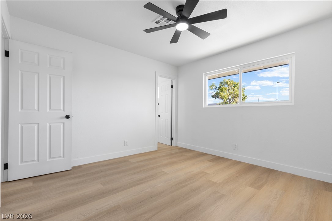Photo 11 of 38, 5900 Carmen Boulevard