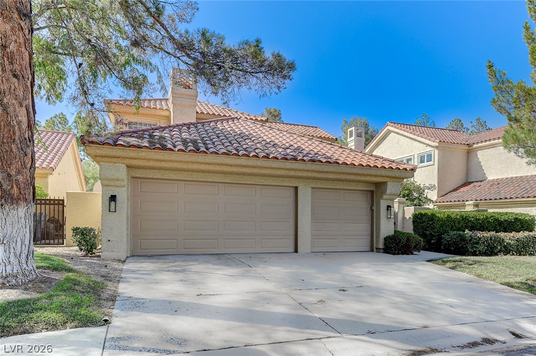 Photo 5 of 8121 Castle Pines Avenue