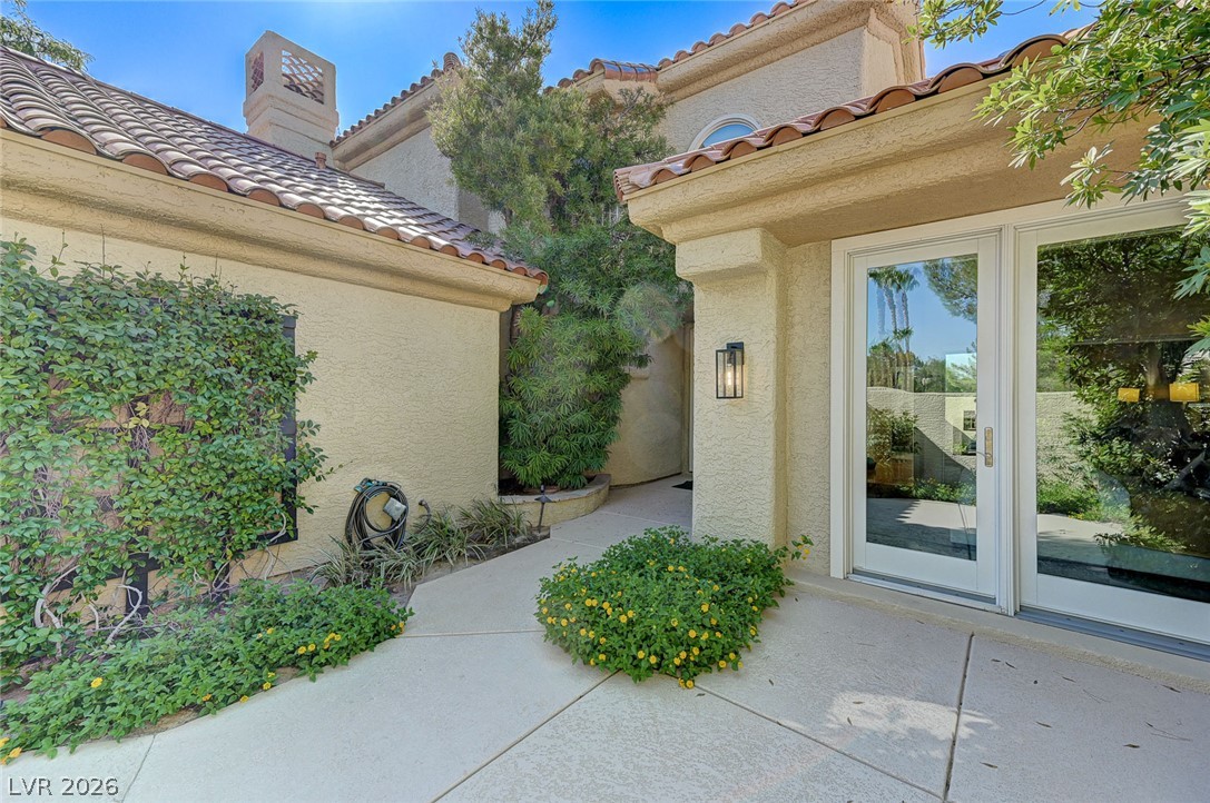 Photo 6 of 67, 8121 Castle Pines Avenue