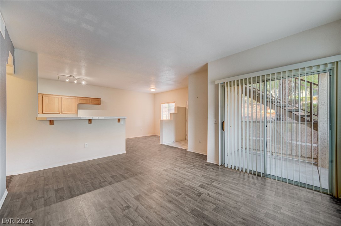 Photo 6 of 20, 2110 Los Feliz Street #1066
