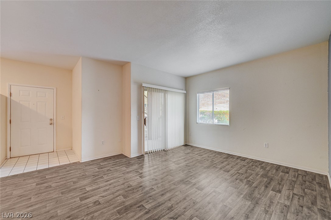 Photo 7 of 20, 2110 Los Feliz Street #1066