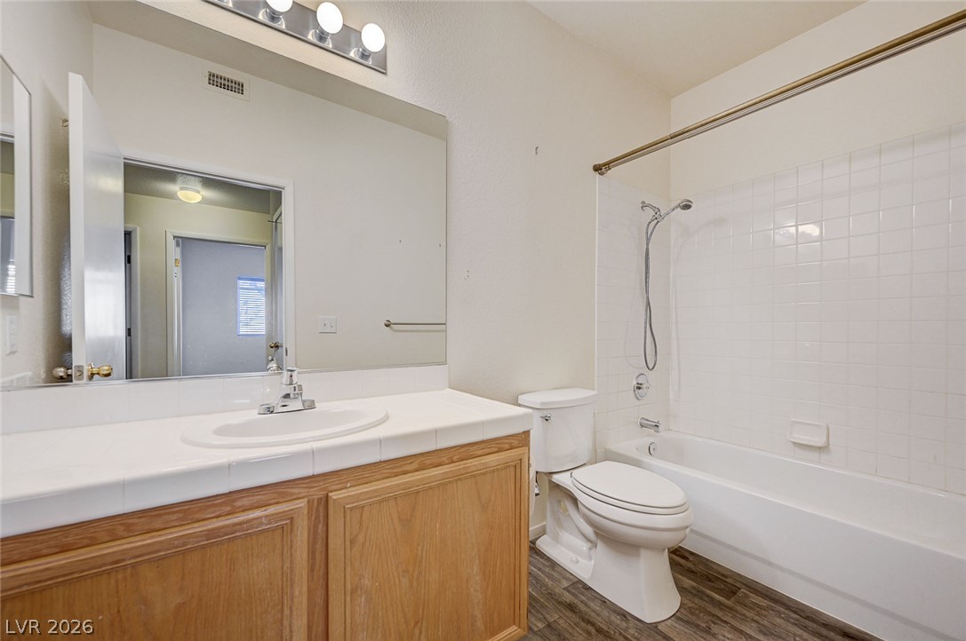 Photo 15 of 20, 2110 Los Feliz Street #1066