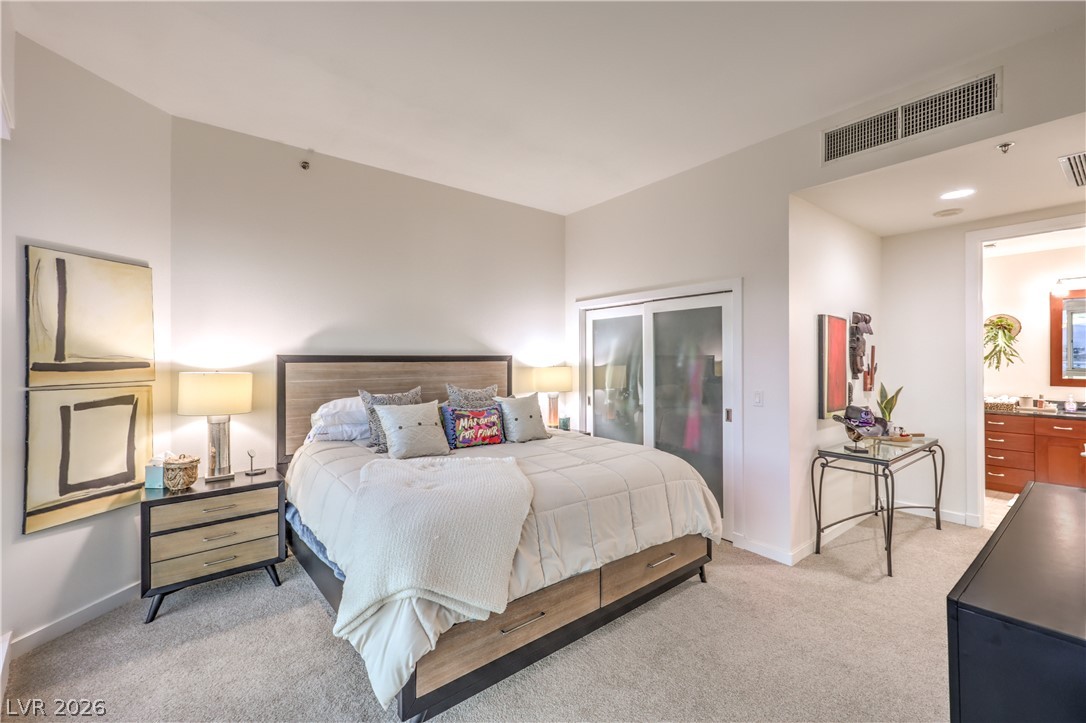 Photo 17 of 39, 4525 Dean Martin Drive #508
