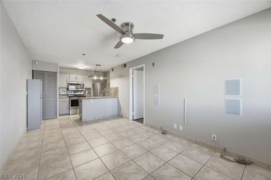 Photo 4 of 1361 E University Avenue #312