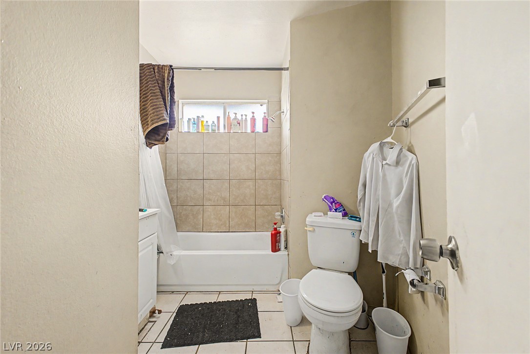 Photo 15 of 21, 5015 Carmel Avenue