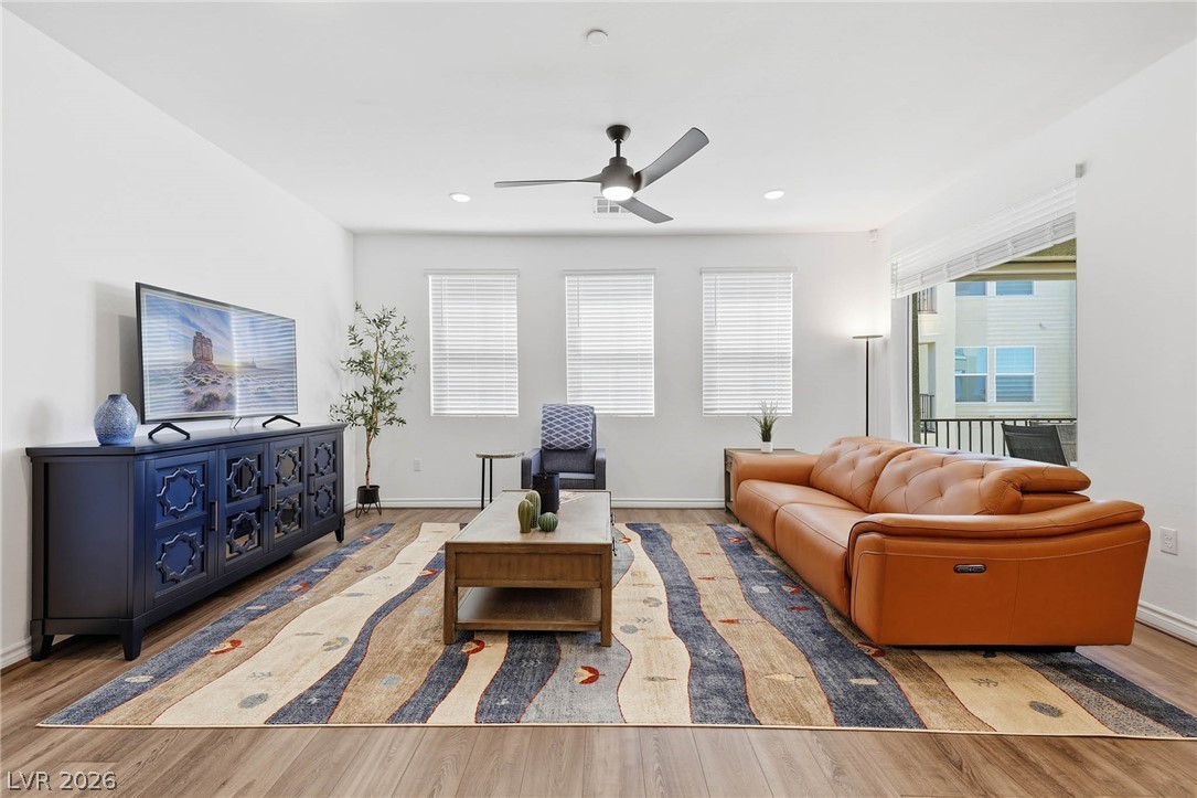 Photo 10 of 46, 2555 Hampton Road #7203