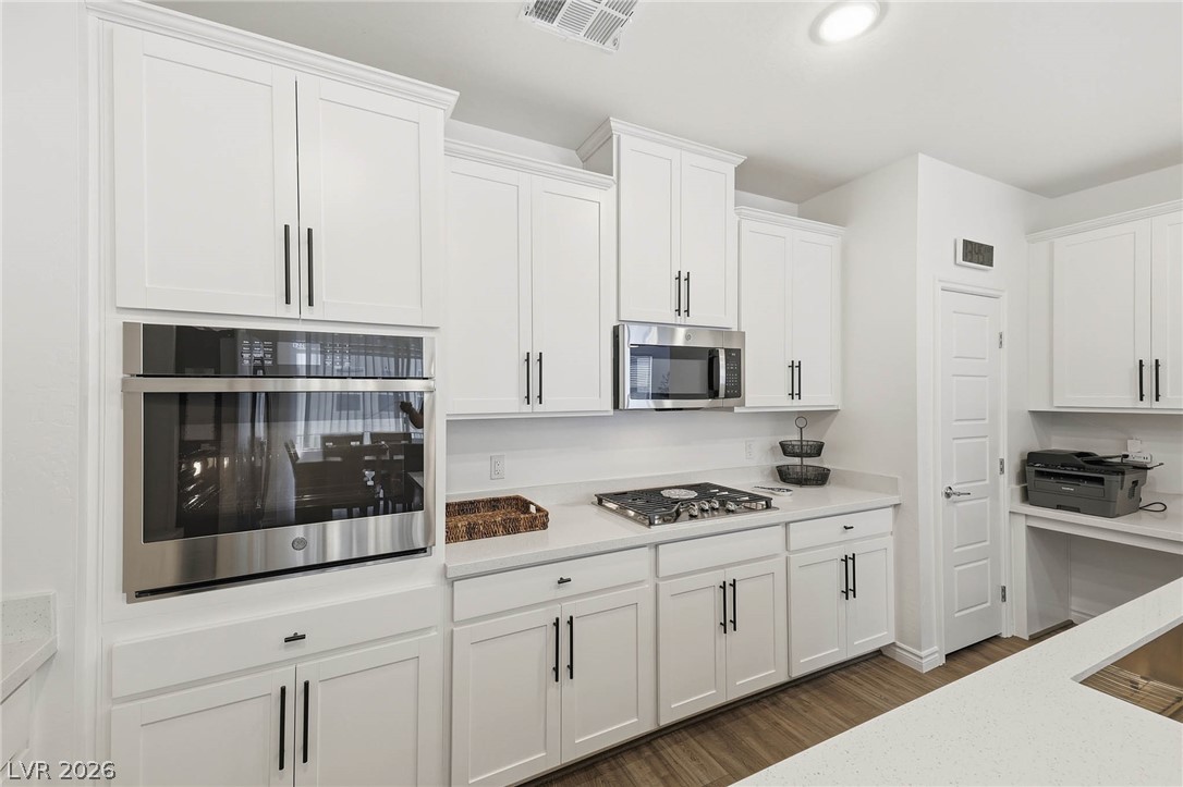Photo 17 of 46, 2555 Hampton Road #7203
