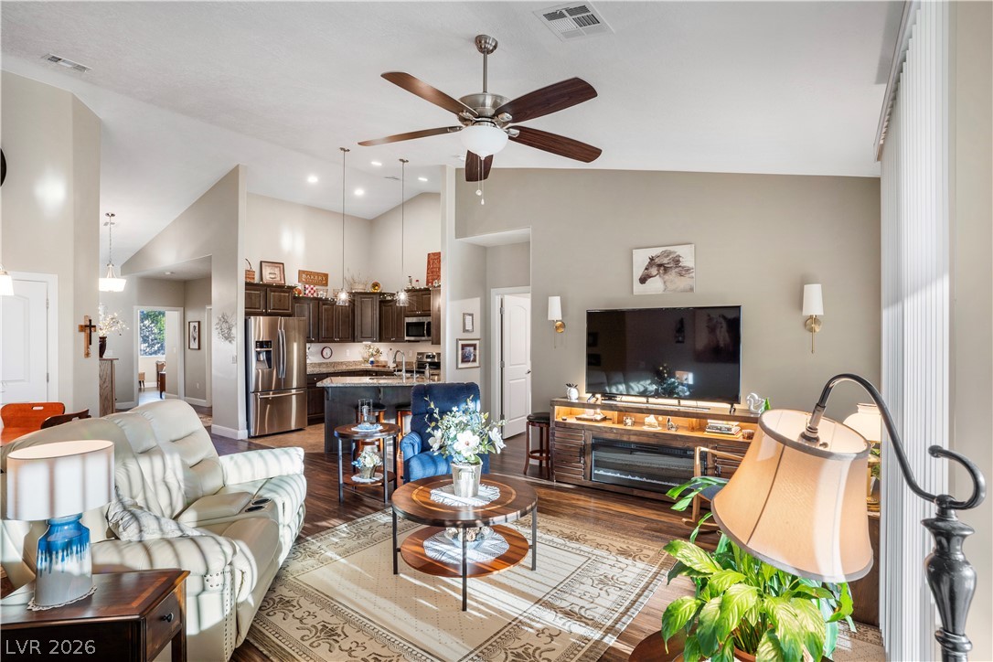 Photo 23 of 31, 671 Kylee Avenue