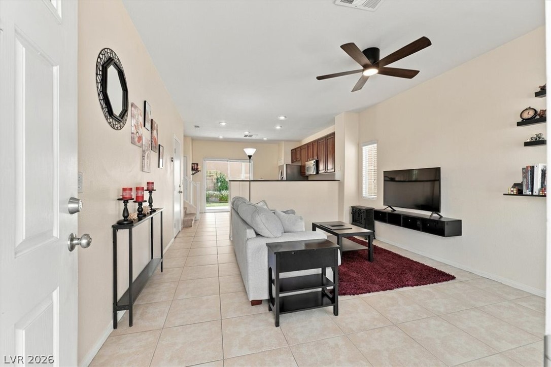Photo 3 of 6073 Lazarro Court