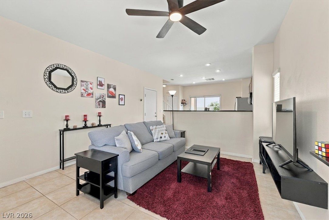 Photo 4 of 6073 Lazarro Court