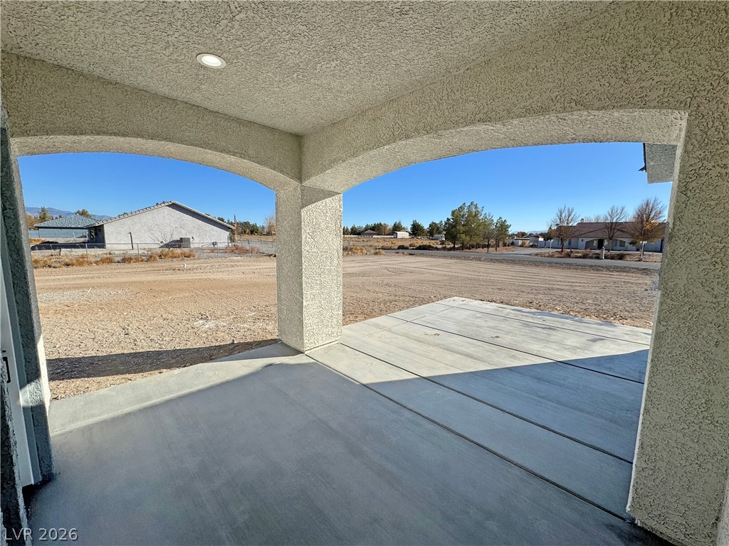 Photo 3 of 2111 W Carnation Way
