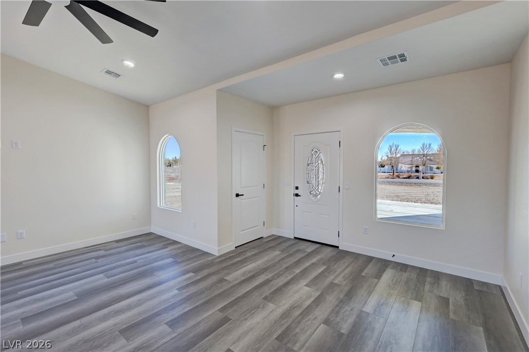 Photo 5 of 2111 W Carnation Way