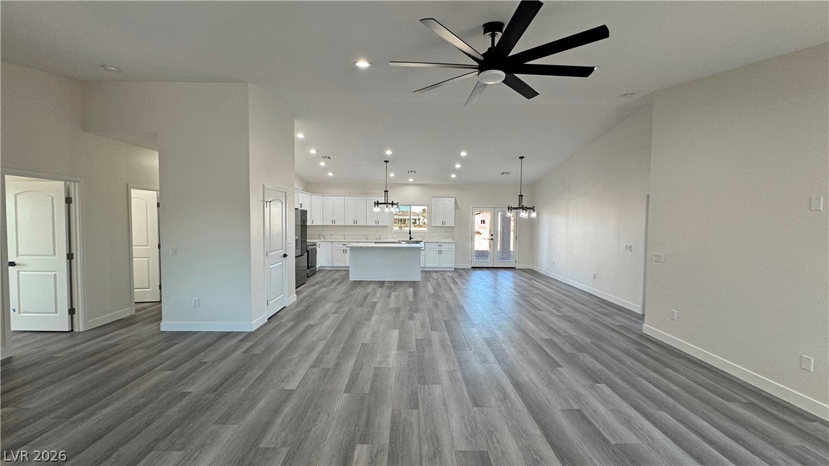 Photo 7 of 74, 2111 W Carnation Way