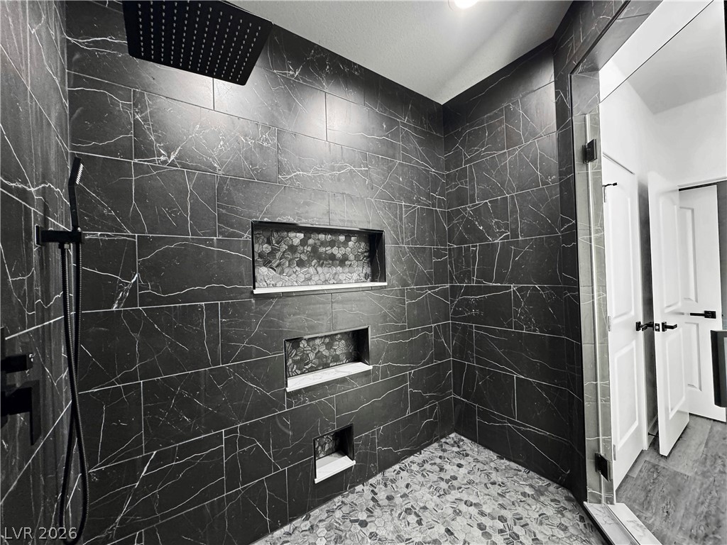 Photo 43 of 74, 2111 W Carnation Way